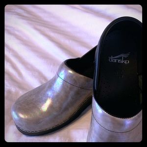 BRAND NEW Danskos!